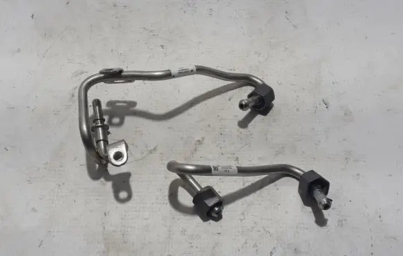 Fuel injector supply line/pipe