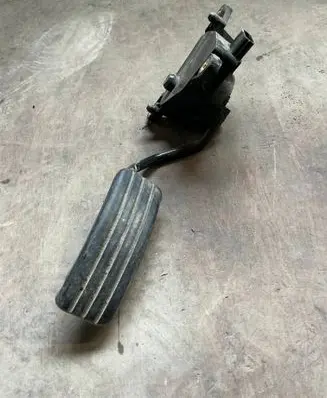 Renault Megane II Accelerator throttle pedal 8200153268 2294B