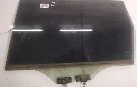 Honda FR-V Rear door window glass AS2