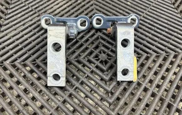 Volvo XC60 Front door hinge set