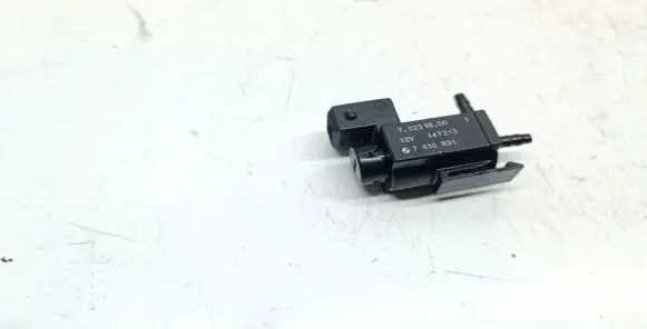 BMW 5 F10 F11 Vacuum valve 70231800 7810831
