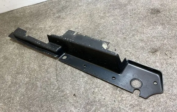 Volvo XC40 Fender end trim 32314715 22314715 BF5HA