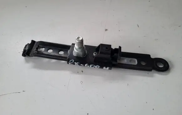 Lexus RX 330 - 350 - 400H Seat belt height adjuster D526001
