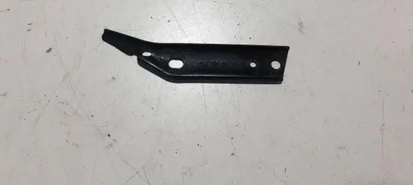 Mercedes-Benz C W204 Front bumper mounting bracket A2048810106