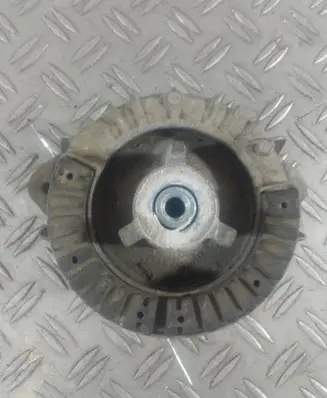 Engine mount bracket