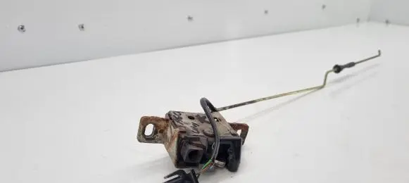 Audi A6 S6 C4 4A Tailgate/trunk/boot lock/catch/latch 4A9827506C