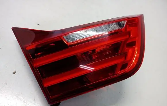 Tailgate rear/tail lights