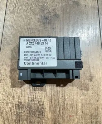 Mercedes-Benz C W204 Fuel injection pump control unit/module A2124400314 5WK11555CBF A2215402162