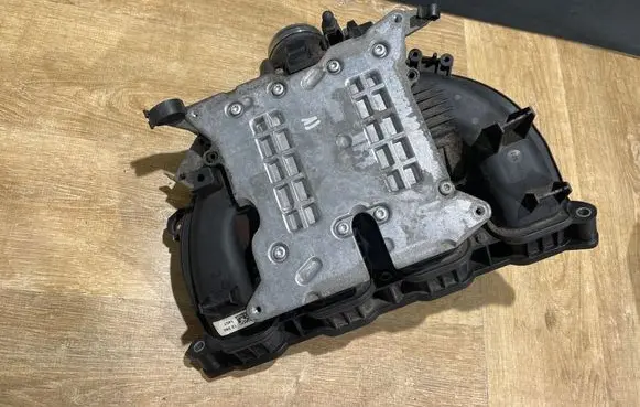 BMW 5 F10 F11 Intake manifold 7588126-105435 34W1 10543512