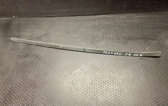 Ford Mondeo Mk III Windshield trim 03149