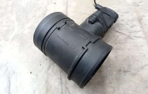Porsche Cayenne (9PA) Mass air flow meter 0281002435