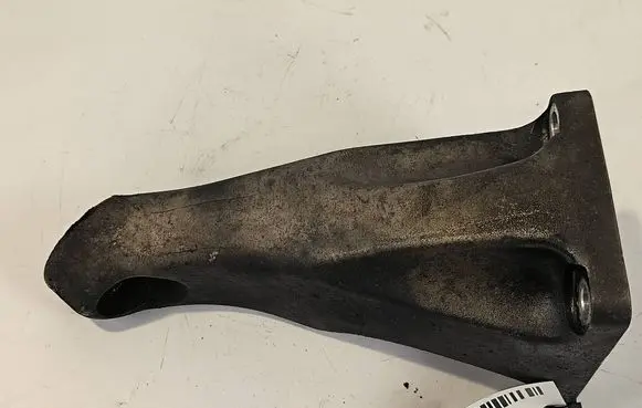 Maserati Quattroporte Engine mounting bracket