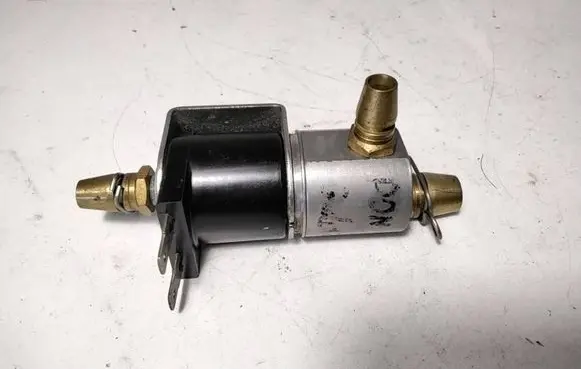 Vacuum valve