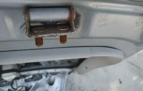 Toyota Avensis T250 Tailgate/trunk/boot hinge
