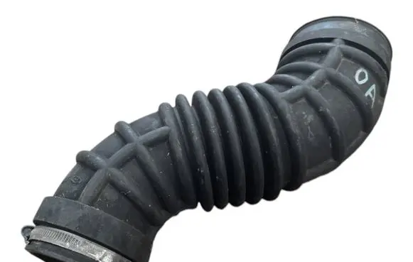 Chevrolet Captiva Air intake hose/pipe 96628960