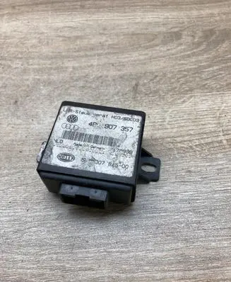 Audi A6 S6 C5 4B Light module LCM 4B0907357