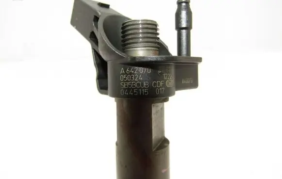 Mercedes-Benz E W211 Fuel injector a6420700487