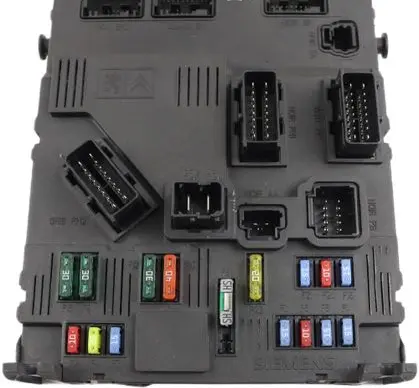 Peugeot 206 Fuse module 9652474780 S118085220D