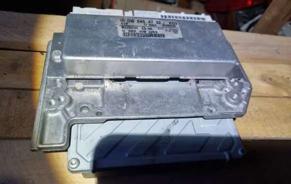 Mercedes-Benz E W210 ABS control unit/module 0195454732 ES0601S9Z0 0265109053