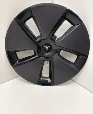 Tesla Model 3 R18 wheel hub/cap/trim 104427100A