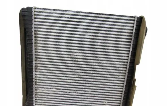 Land Rover Discovery 4 - LR4 Intercooler radiator AH329L440AB