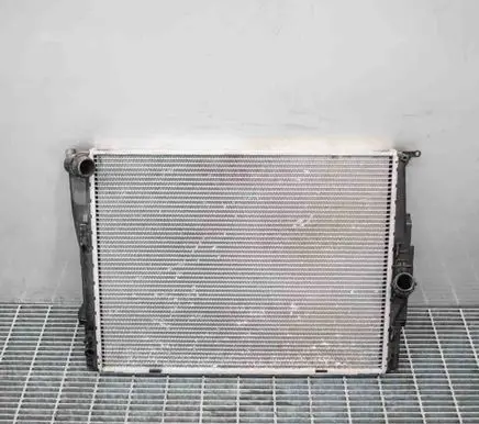 BMW X1 E84 Coolant radiator 7581637