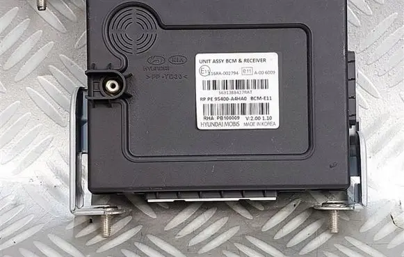 KIA Carens III Fuse module 95400-A4HA0