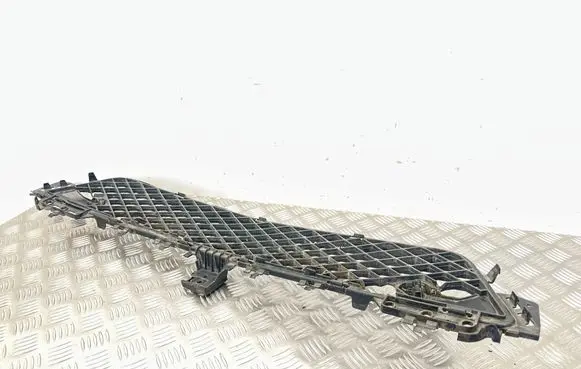 Mercedes-Benz C W204 Front bumper lower grill A2048851324