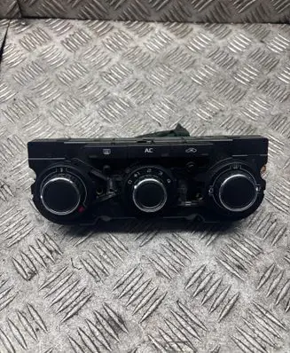 Skoda Octavia Mk2 (1Z) Climate control unit 3T0820047AF 5HB0097520