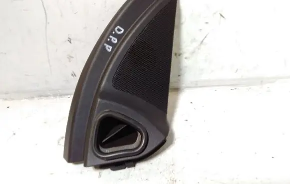 Front door high frequency speaker
