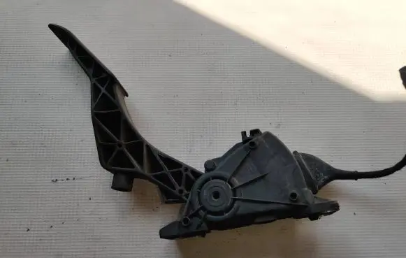 Volkswagen Transporter - Caravelle T5 Accelerator throttle pedal 7H1721503