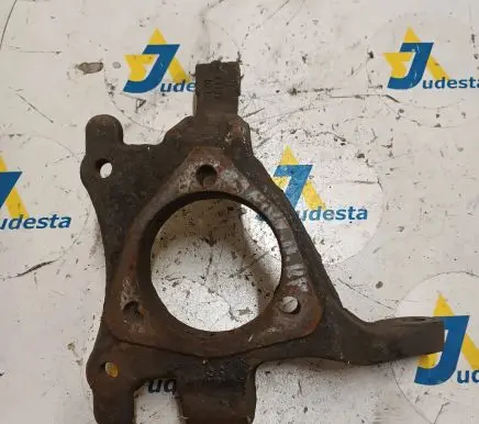 Opel Zafira B Front wheel hub 13197800