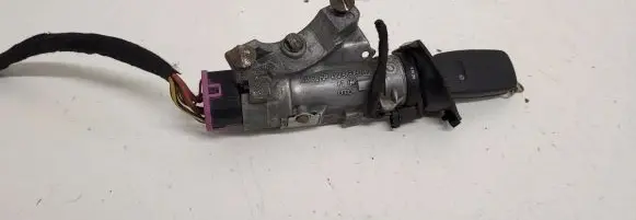 Audi A6 S6 C5 4B Ignition lock 4B0905851F