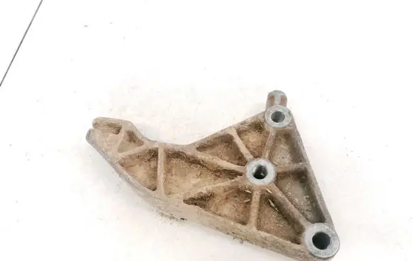 Opel Astra G Engine mounting bracket