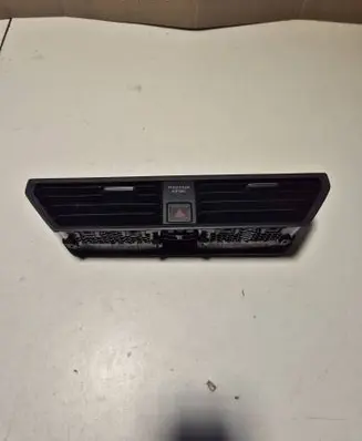 Volkswagen Jetta VII Dash center air vent grill 17B819728A