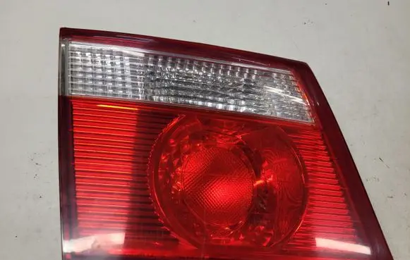 KIA Carens I Tailgate rear/tail lights