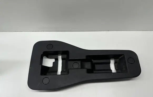 Chrysler Pacifica Other rear door trim element 6CT84TRMAA