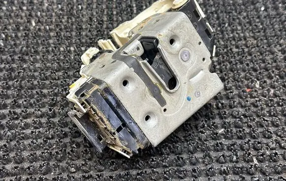 Dodge Durango III Rear door lock P04589923AE T51KD0272