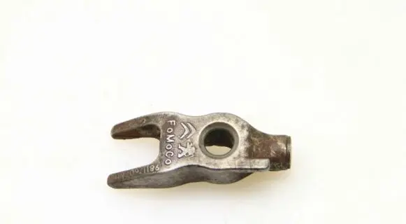 Peugeot 2008 I Fuel Injector clamp holder 9811760780