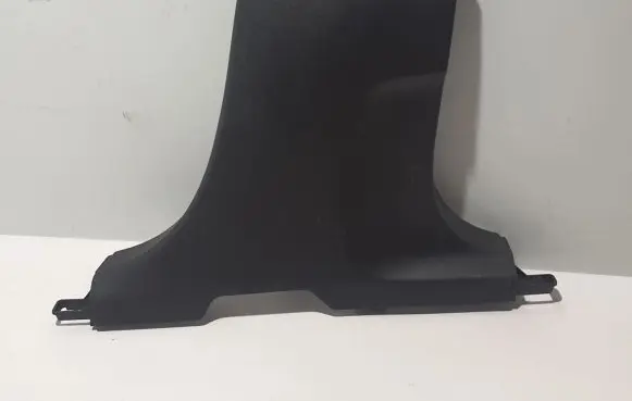 Volvo C40 (B) pillar trim (bottom) 31457497