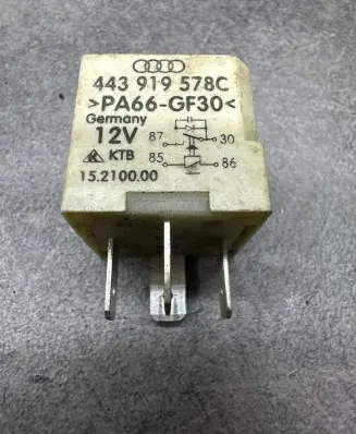 Volkswagen Golf IV Hazard warning light relay 443919578C 15210000 PA66GF30