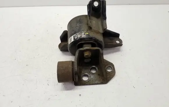 KIA Sportage Engine mount bracket