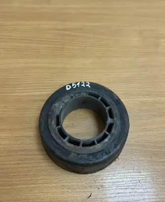 Mercedes-Benz E W210 Rear coil spring rubber mount A2103210484 D5122