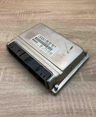 Audi A4 S4 B5 8D Engine control unit/module ECU 8D0907401P 0281010158