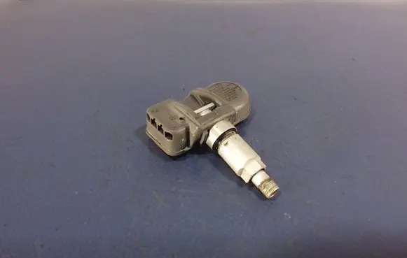 Mercedes-Benz CLS C218 X218 Tire pressure sensor A000905410002