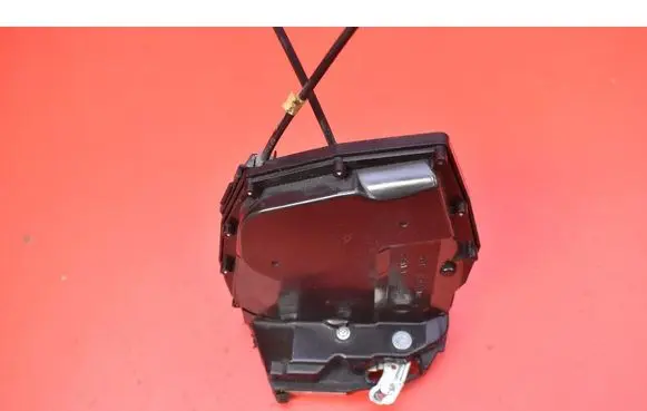 Suzuki Swift I Rear door lock