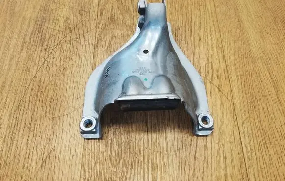 Porsche Macan (95B) Engine mounting bracket 8K0399060L