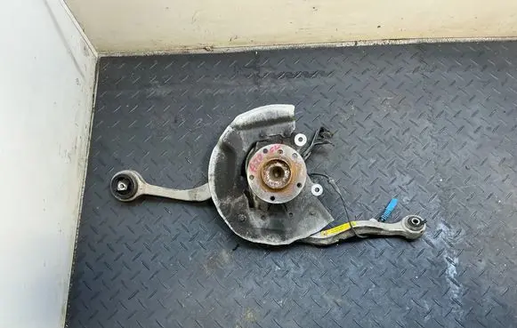 BMW 6 E63 E64 Front wheel hub 6762017