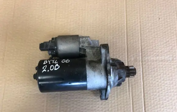 Volkswagen New Beetle Starter motor 02M911023
