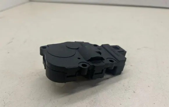 Porsche Macan (95B) Air flap motor/actuator K9749007